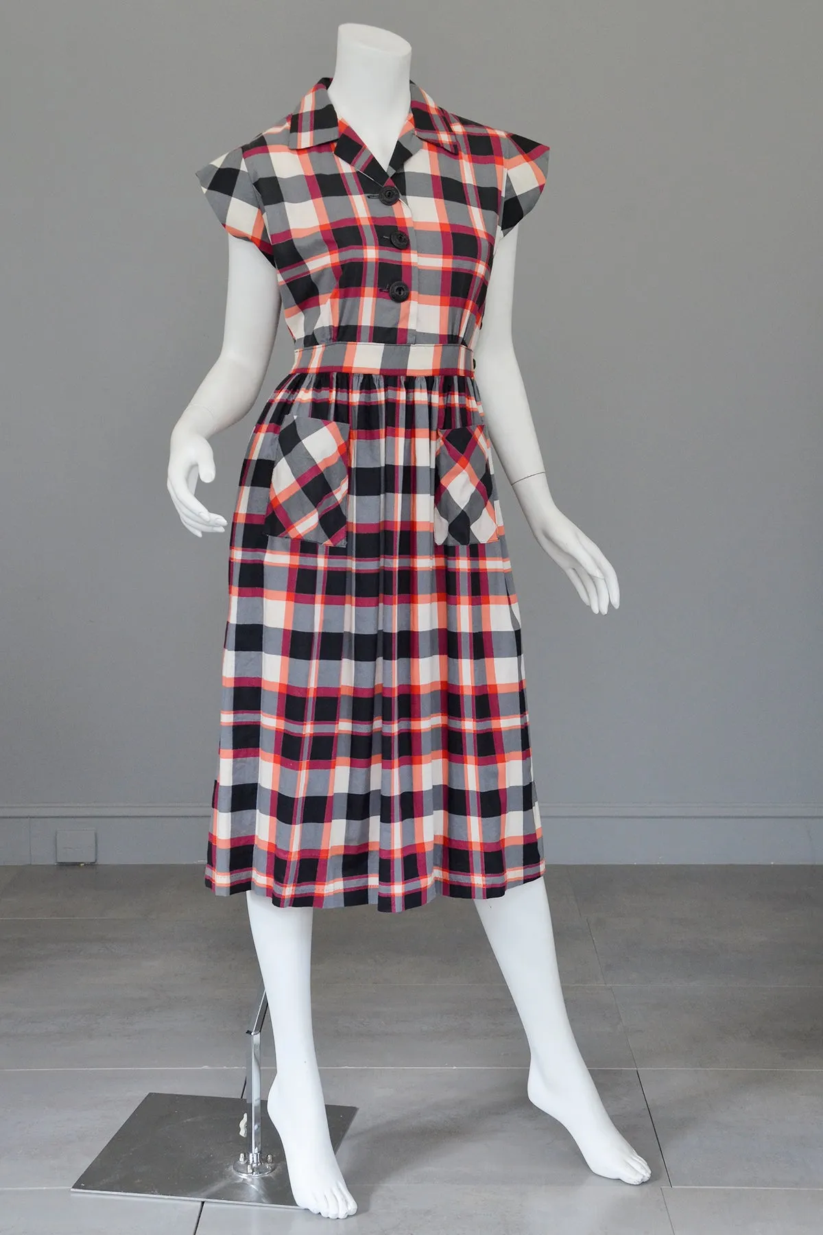 Late 1940s Early 50s Red White Black Plaid Dress Patch Pockets