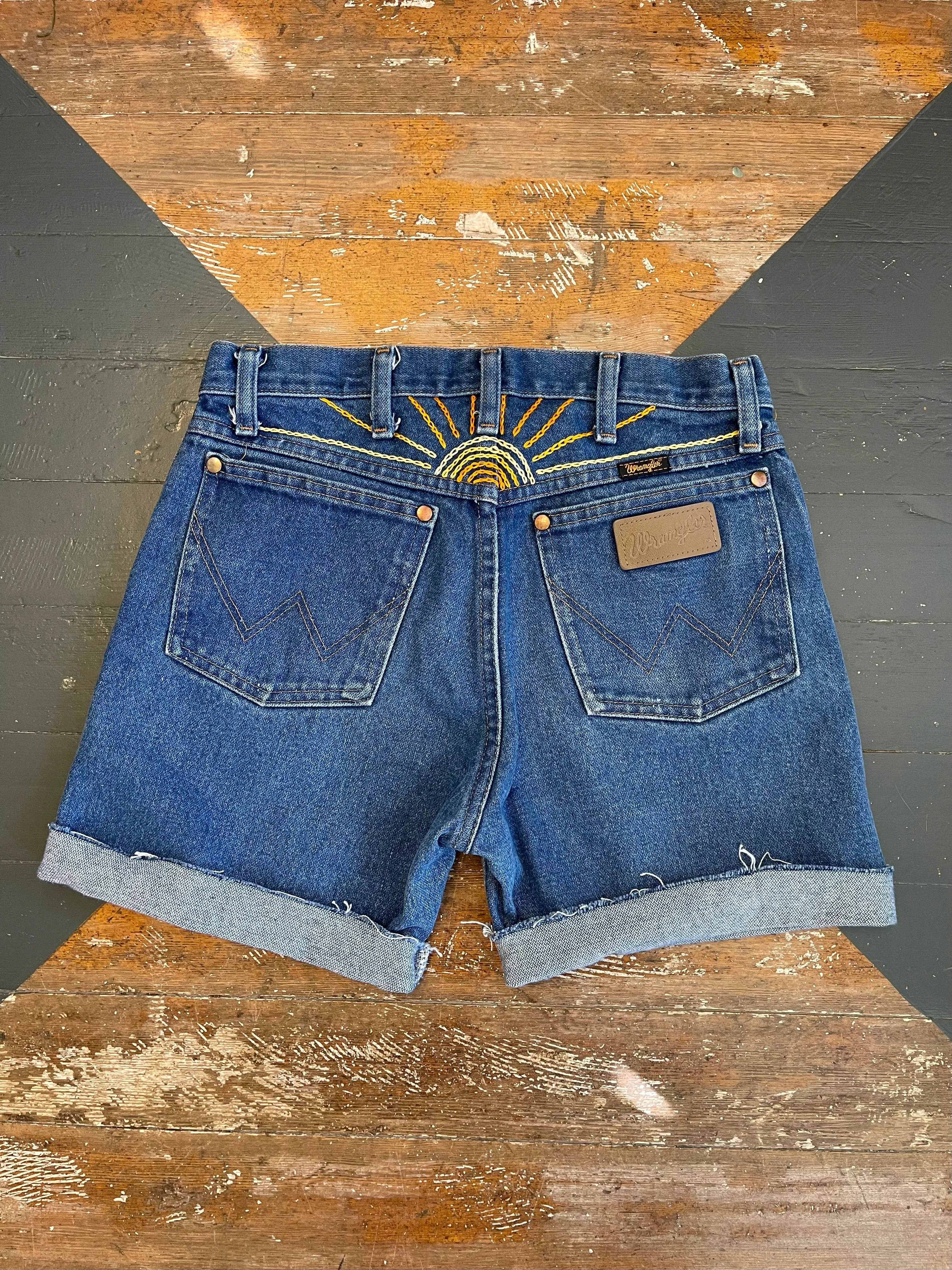 SUNRISE WRANGLER SHORTS - 29”